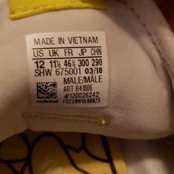 Adidas Men's White Sneakers with Yellow Accents - Picture 4 of 8